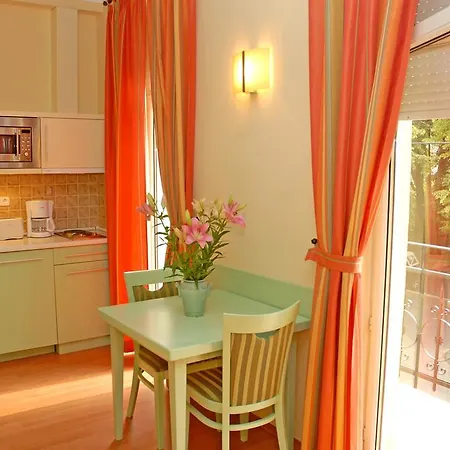 Kalma Aparthotel 3*